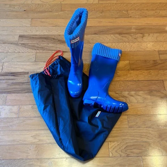 Hunter rain boots w/ liners and bag - Picture 2 of 4